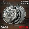 THE WITCHER (SERIE) - PENDENTIF MEDAILLON OFFICIEL TOUT METAL ECHELLE 1/1 NUMEROTÉE LIMITED EDITION AVEC SUPPORT (NETFLIX - FANATTIK)