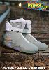 RETOUR VERS LE FUTUR 2 - BASKETS OFFICIELLES DE MARTY MCFLY TAILLE 43-44 AVEC ECLAIRAGE LEDS (SOUS LICENCE ©UNIVERSAL CITY STUDIOS / BACK TO THE FUTURE II ™)