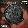 THE WITCHER (SERIE) - PENDENTIF MEDAILLON OFFICIEL TOUT METAL ECHELLE 1/1 NUMEROTÉE LIMITED EDITION AVEC SUPPORT (NETFLIX - FANATTIK)