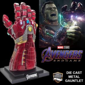 AVENGERS : ENDGAME - REPLIQUE NANO GANTELET HULK TOUT METAL AVEC LEDS + SUPPORT DELUXE (REPRODUCTION ART REPLICAS)