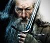 THE HOBBIT - EPEE "GLAMDRING" DE GANDALF OFFICIELLE + SUPPORT METAL DELUXE (VERSION NOBLE COLLECTION)