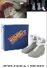 RETOUR VERS LE FUTUR 2 - BASKETS OFFICIELLES DE MARTY MCFLY TAILLE 43-44 AVEC ECLAIRAGE LEDS (SOUS LICENCE ©UNIVERSAL CITY STUDIOS / BACK TO THE FUTURE II ™)