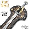LOTR (LE SEIGNEUR DES ANNEAUX) - ANDURIL EPEE DU ROI ARAGORN ELESSAR OFFICIELLE FORGÉE PLAQUE OR 24K MUSEUM COLLECTION LIMITED EDITION + SUPPORT AVEC PLAQUAGE OR 24K + BANNIERE (UNITED CUTLERY BRANDS)