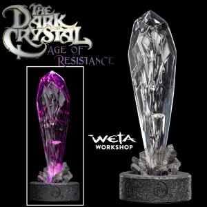 DARK CRYSTAL (THE) (SERIE NETFLIX) - ECLAT DE CRISTAL (CRYSTAL SHARD) OFFICIEL TAILLE 1/1 AVEC SOCLE ECLAIRE PAR LED (WETA WORKSHOP)