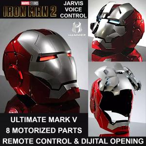 IRON MAN 2 - CASQUE INTEGRAL MARK V "ULTIMATE VERSION" OUVERTURE AVEC 8 PIECES MOTORISEES, SON & LEDS, AVEC COMMANDE VOCALE "JARVIS" + COMMANDE DIGITALE + TELECOMMANDE (REPRODUCTION HAMMER ADVANCED)