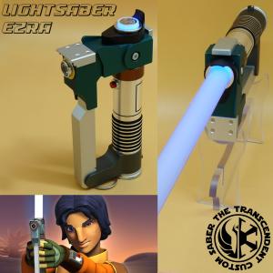 STAR WARS - SABRE LASER EZRA BRIDGER AVEC MALLETTE ALUMINIUM (PRACTICAL - LAME AMOVIBLE - COULEUR DE LAME INTERCHANGEABLE - EFFETS SONORES & LUMIERES MULTIPLES)