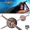 WONDER WOMAN - REPLIQUE EPEE " GOD KILLER" AVEC SUPPORT BOIS DELUXE (REPRODUCTION ART REPLICAS)