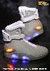 RETOUR VERS LE FUTUR 2 - BASKETS OFFICIELLES DE MARTY MCFLY TAILLE 43-44 AVEC ECLAIRAGE LEDS (SOUS LICENCE ©UNIVERSAL CITY STUDIOS / BACK TO THE FUTURE II ™)