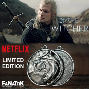 THE WITCHER (SERIE) - PENDENTIF MEDAILLON OFFICIEL TOUT METAL ECHELLE 1/1 NUMEROTÉE LIMITED EDITION AVEC SUPPORT (NETFLIX - FANATTIK)
