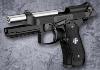 RESIDENT EVIL 7 (BIOHAZARD)  - PISTOLET BERETTA M92 ALBERT WESKER MODEL 01 PERFORMANCE OFFICIEL UMBRELLA CORPORATION LIMITED EDITION (SOUS LICENCE CAPCOM - IMPORT JAPAN MARUI)