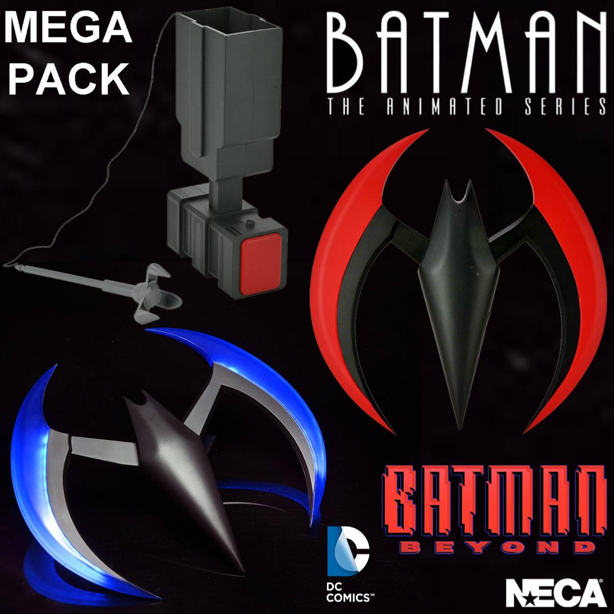 BATMAN BEYOND, ANIMATED SERIES - MEGA PACK OFFICIEL : BATARANG BLEU +  BATARANG ROUGE + LANCE GRAPPIN ECHELLE
