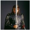 LOTR (LE SEIGNEUR DES ANNEAUX) - ANDURIL EPEE DU ROI ARAGORN ELESSAR OFFICIELLE FORGÉE PLAQUE OR 24K MUSEUM COLLECTION LIMITED EDITION + SUPPORT AVEC PLAQUAGE OR 24K + BANNIERE (UNITED CUTLERY BRANDS)