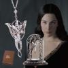 LOTR (LE SEIGNEUR DES ANNEAUX) - PACK OFFICIEL : PENDENTIF ARWEN ARGENT MASSIF ET PRESENTOIR DELUXE (SOUS LICENCE NEW LINE CINEMA / THE NOBLE COLLECTION)